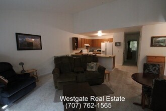61 Creek Ct in Cotati, CA - Building Photo - Building Photo