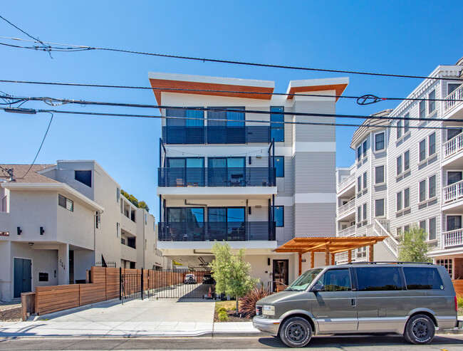 530 Walnut St in San Carlos, CA - Building Photo - Building Photo