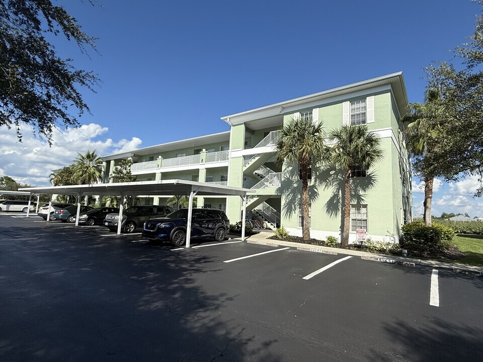 2160 Heron Lake Dr in Port Charlotte, FL - Building Photo