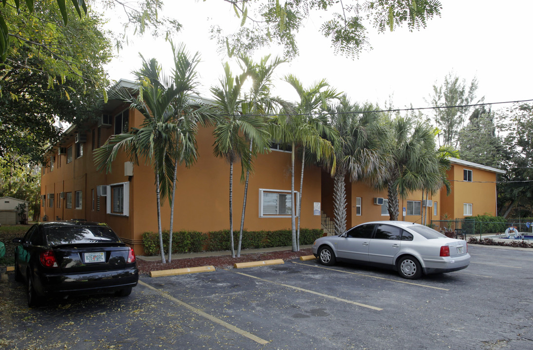 7901-7907 SW 64th Ave in South Miami, FL - Foto de edificio