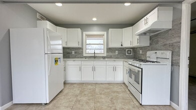 32 Mullshire Ln in Willingboro, NJ - Building Photo - Building Photo