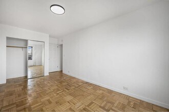 325 Clinton Ave in Brooklyn, NY - Building Photo - Building Photo