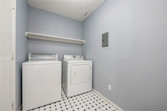 3408 W Olive St in Rogers, AR - Building Photo - Building Photo