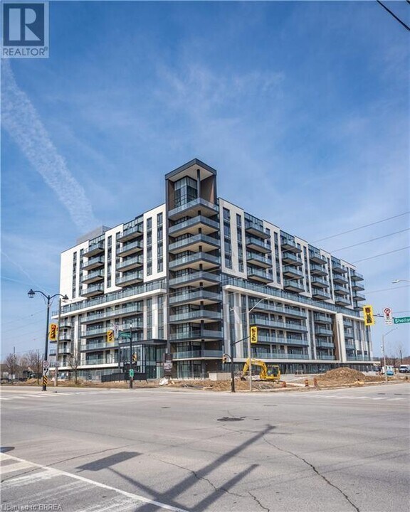 575 Conklin Rd in Brantford, ON - Building Photo