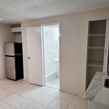 5871 NW 199th St in Hialeah, FL - Building Photo - Building Photo