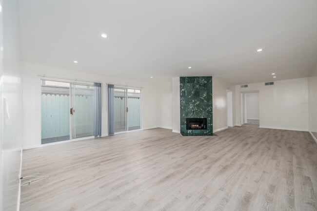 Large Remodeled 2x2 Unit with Huge Patio