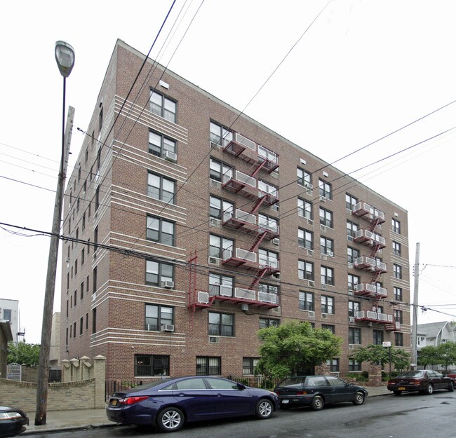 55 Bay 34th St in Brooklyn, NY - Foto de edificio - Building Photo