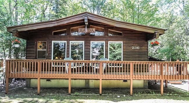 property at 236 Zoo Park Rd