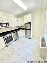 24 Chauncy St, Unit 8 in Cambridge, MA - Foto de edificio - Building Photo