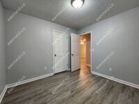 229 Hampton Dr photo'