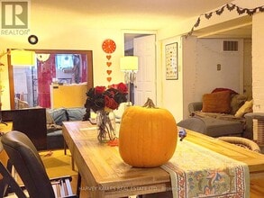 600 Huron St in Toronto, ON - Building Photo - Building Photo