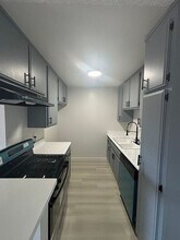 WOODCREST APARTMENTS in Rowland Heights, CA - Foto de edificio - Building Photo