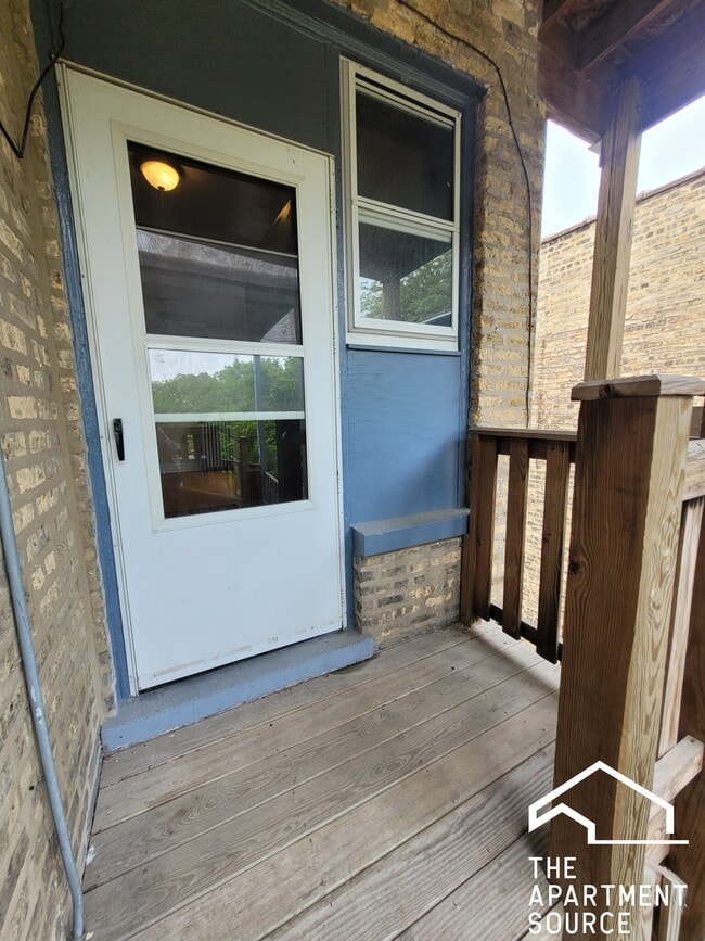 4931 N Whipple St in Chicago, IL - Building Photo - Building Photo