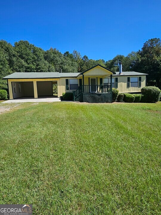 2158 Carver Rd in Griffin, GA - Building Photo