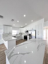 4952 SW 33rd Way in Fort Lauderdale, FL - Building Photo - Building Photo