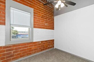 612 W Texas Ave in Baytown, TX - Building Photo - Building Photo