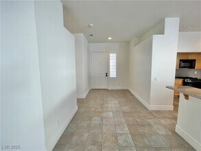 65 Sahalee Dr in Las Vegas, NV - Building Photo - Building Photo