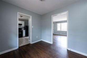 4085 Kenora Dr SW in Atlanta, GA - Foto de edificio - Building Photo