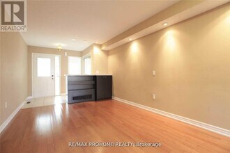 73 Briarcrest Dr in Markham, ON - Building Photo - Building Photo