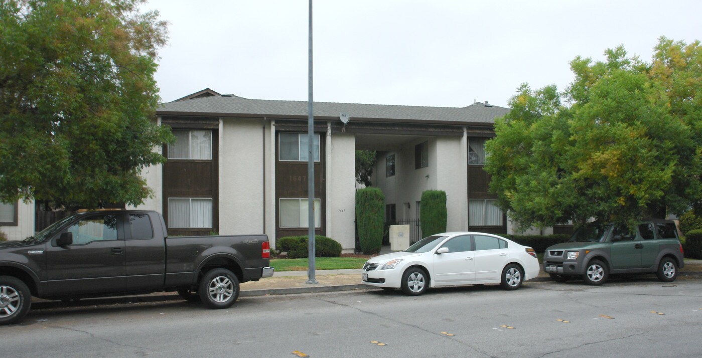 1647 Merrill Loop in San Jose, CA - Foto de edificio
