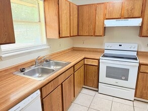 4138 Charles Cir in Milton, FL - Foto de edificio - Building Photo