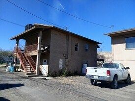 1122 Bird St in Miami, AZ - Building Photo