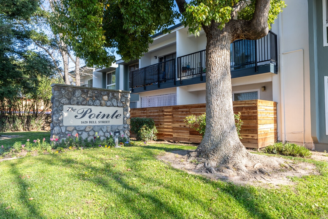 The Pointe On Bell in Sacramento, CA - Building Photo