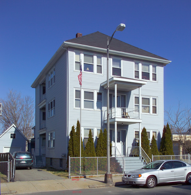 1621 S Main St in Fall River, MA - Building Photo - Building Photo