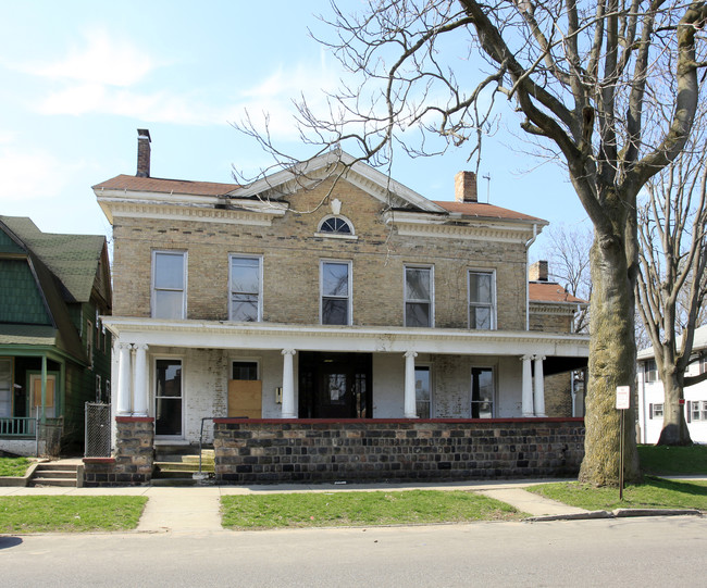 209 N 2nd St in Elkhart, IN - Foto de edificio - Building Photo