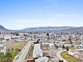 233 Sherwood Drive in Kamloops, BC - Building Photo - Building Photo