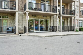396 Plains Rd E in Burlington, ON - Building Photo - Building Photo
