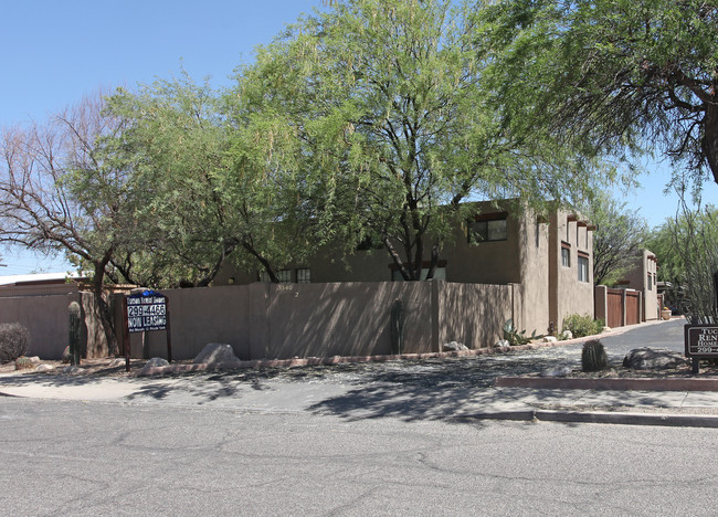 Bermuda Casa Grandes in Tucson, AZ - Building Photo - Building Photo