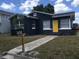 2901 W Main St in Tampa, FL - Building Photo