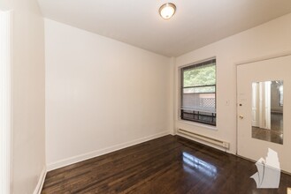 1415 W Hutchinson St, Unit 4224-3 in Chicago, IL - Building Photo - Building Photo