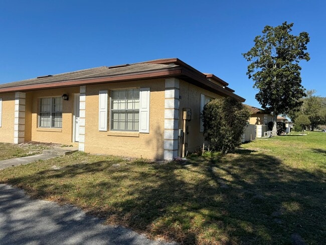 1100 Sophie Blvd in Orlando, FL - Building Photo - Building Photo