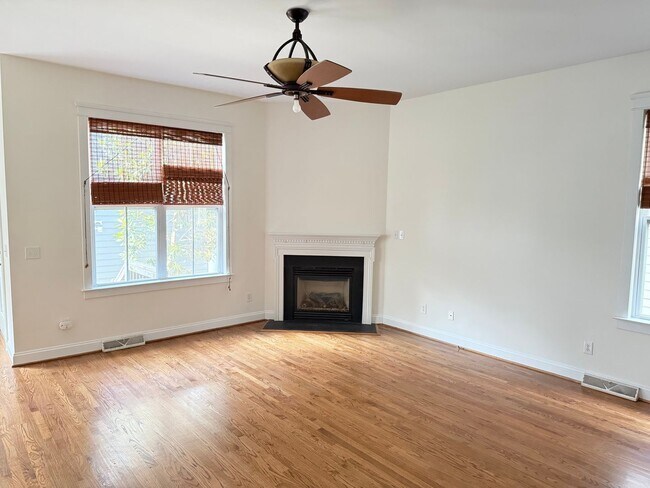 15534 Waterfront Dr in Huntersville, NC - Building Photo - Building Photo