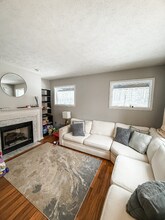 102 Longfellow Close in Moosic, PA - Building Photo - Building Photo