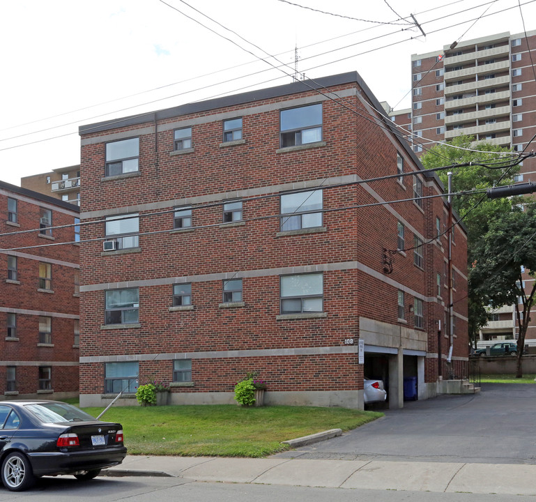 108 Young St in Hamilton, ON - Building Photo