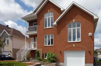 2 Du Crépuscule St in Gatineau, QC - Building Photo - Building Photo