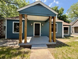 1715 Alaska Ave in Dallas, TX - Building Photo