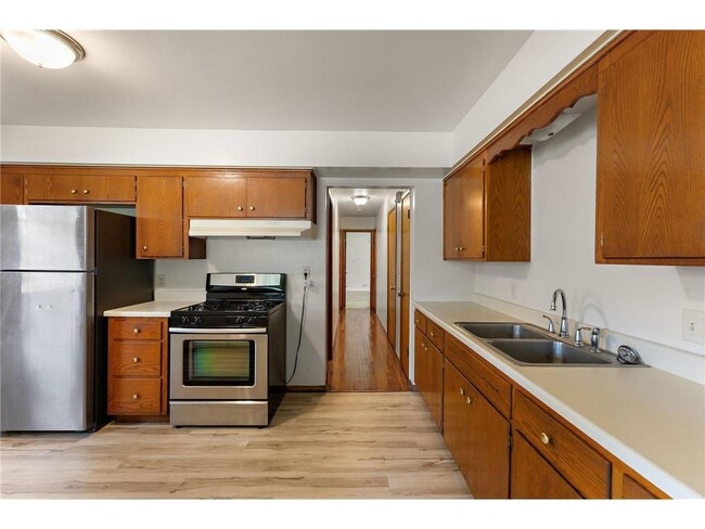4028 Cleveland St NE in Columbia Heights, MN - Building Photo - Building Photo