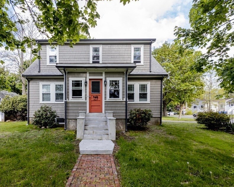 327 High St in Randolph, MA - Building Photo