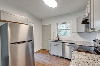 5004 Club Dr in Chattanooga, TN - Building Photo - Building Photo