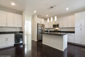 1950 Shermer Rd in Glenview, IL - Building Photo - Building Photo