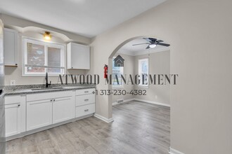 This beautifully updated 3-bedroom, 1-bath single-family home is ready for move-in!, Unit 06101 in Detroit, MI - Foto de edificio - Building Photo