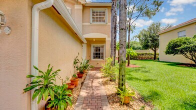 7938 Jewelwood Dr in Boynton Beach, FL - Building Photo - Building Photo