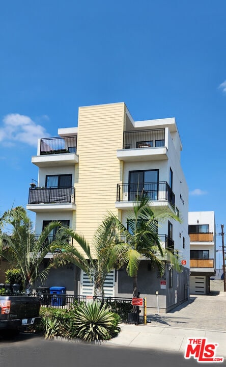 property at 2131 Carmona Ave