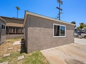 6980 Lisbon St-Unit -6984 in San Diego, CA - Building Photo - Building Photo