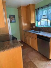 45 Streamwood in Irvine, CA - Building Photo - Building Photo