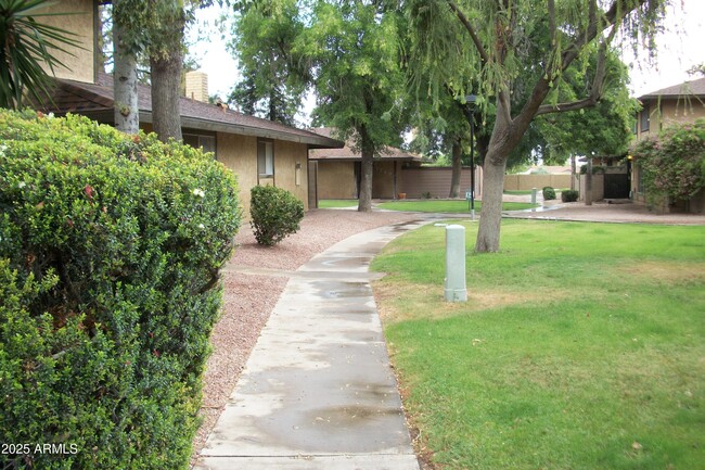 1704 W Village Way in Tempe, AZ - Building Photo - Building Photo